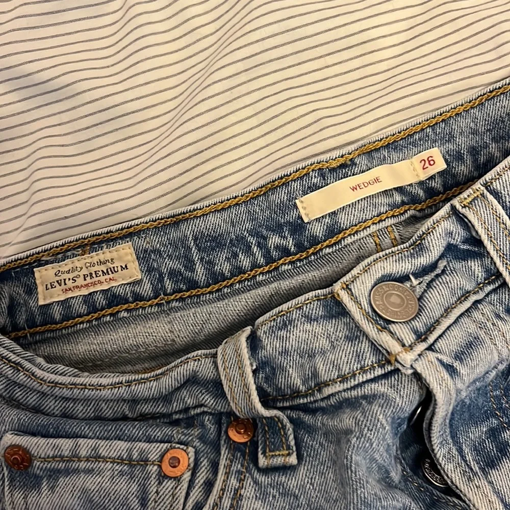 Levi’s wedgie fit size 26 - Picture 2 of 4